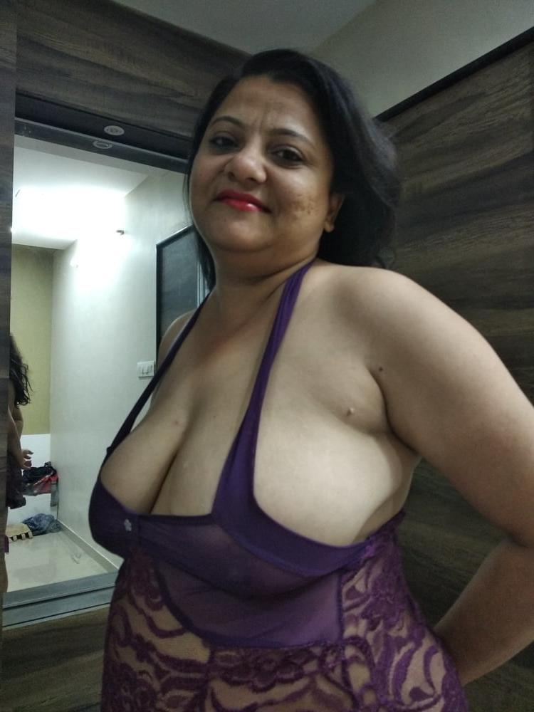 16P Hottest  Indian Aunties