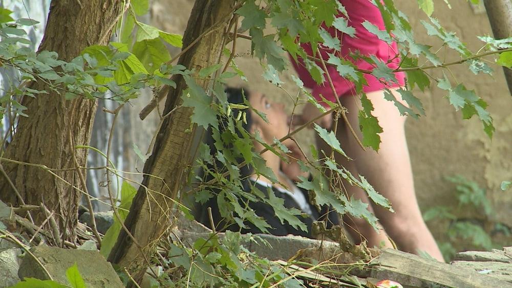 25P Caught sluts fucking strangers outdoor