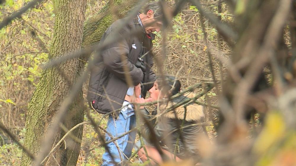 25P Caught sluts fucking strangers outdoor