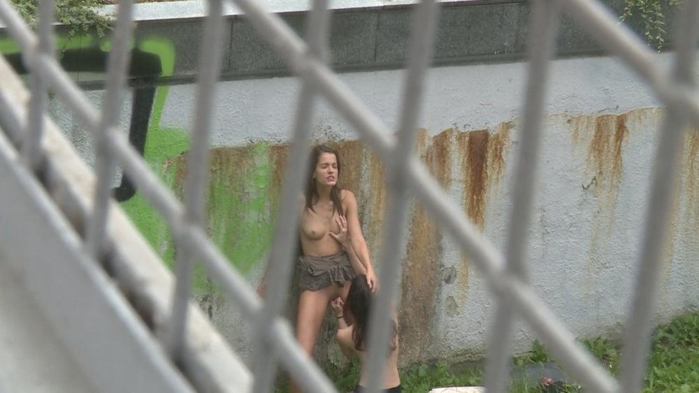 25P Caught sluts fucking strangers outdoor