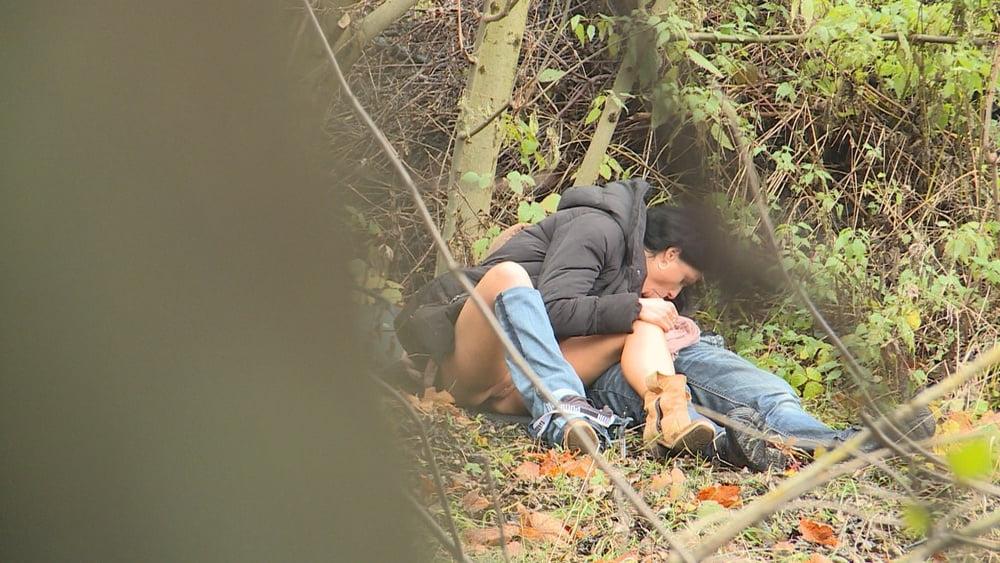 25P Caught sluts fucking strangers outdoor