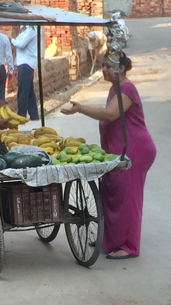 25P Indian padosan aunty