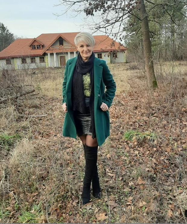 25P women in boots - mix4