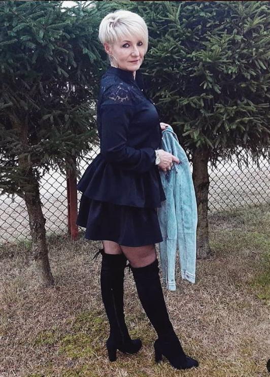25P women in boots - mix4