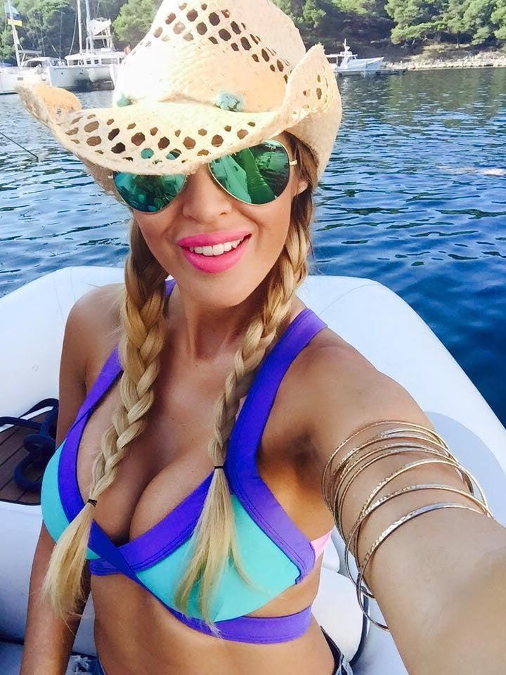 25P DJ Lia Kustanczi (Hungarian DJ) Non-Porn