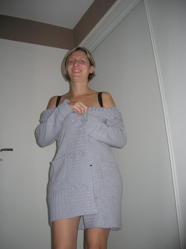 25P 4. French wife exposed