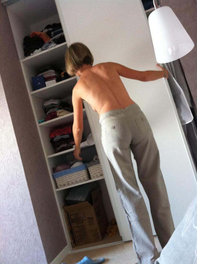 25P 4. French wife exposed