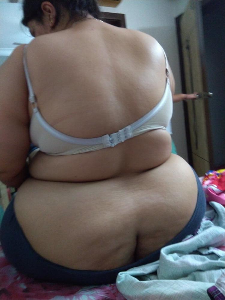 24P Desi Sapna Aunty big ass