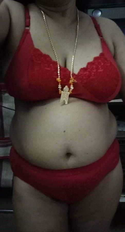 24P Desi Sapna Aunty big ass