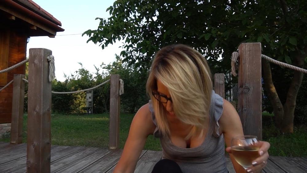 25P Zita Pataki (Hungarian Tv Presenter) Non-Nude MILF