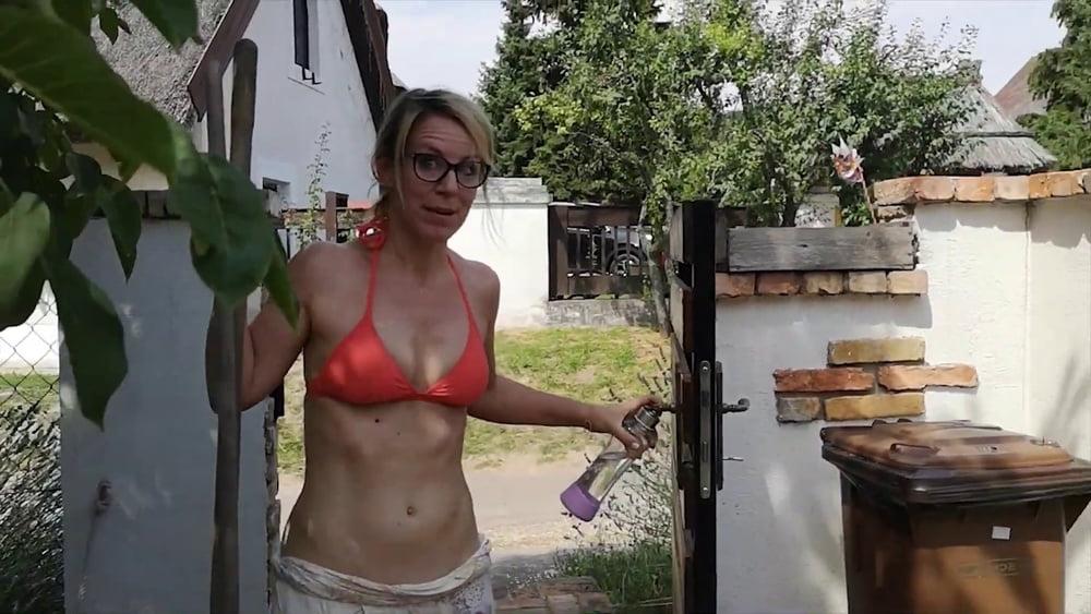 25P Zita Pataki (Hungarian Tv Presenter) Non-Nude MILF