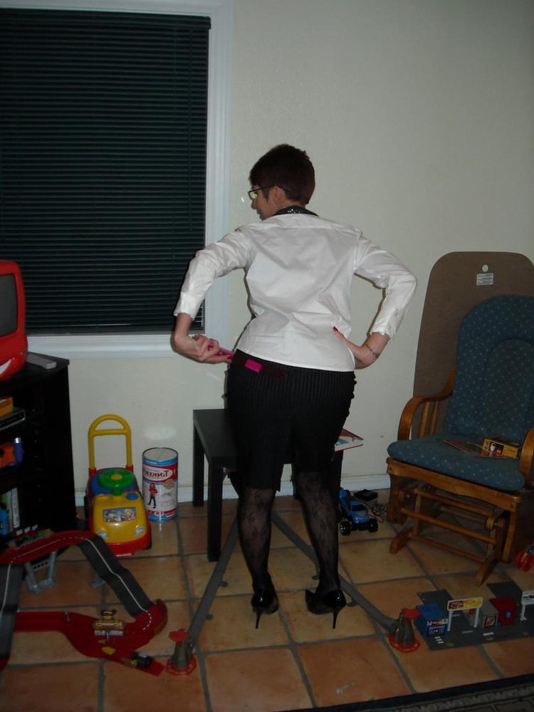 25P 4. Cute shared wife