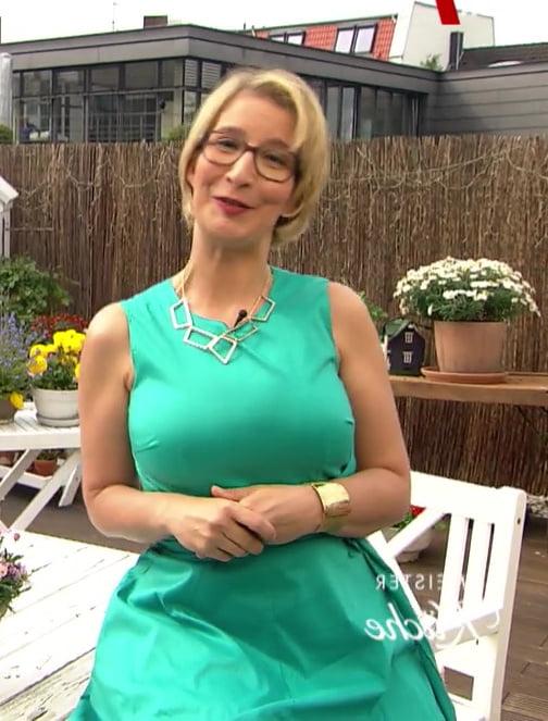 25P German TV Milf Yvonne Willicks