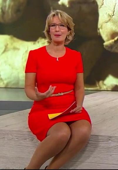 25P German TV Milf Yvonne Willicks