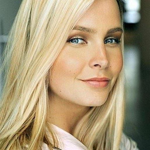 25P Julia M. Perfect hot German lady