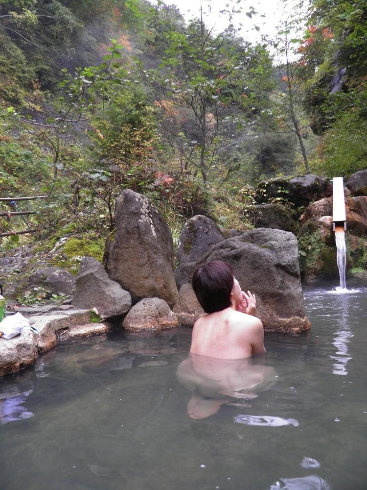 25P Japanese wife Shizuko outdoor bathing #002