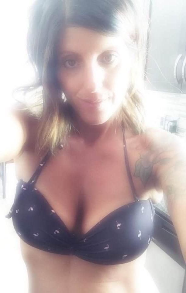 15P Sandra V 38 slut wife