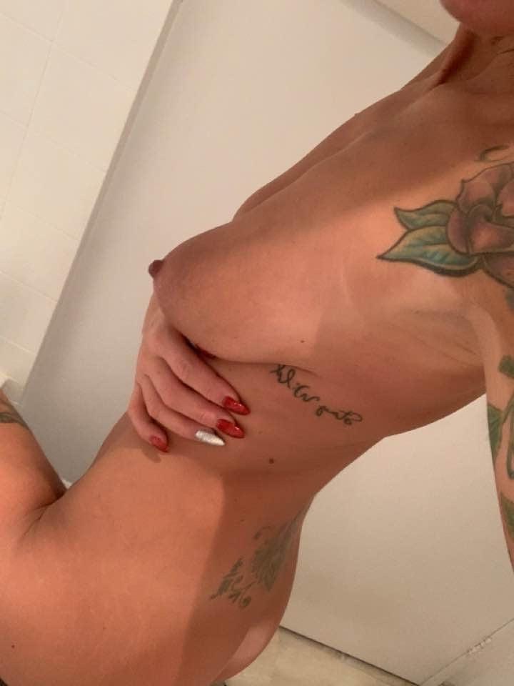 15P Sandra V 38 slut wife