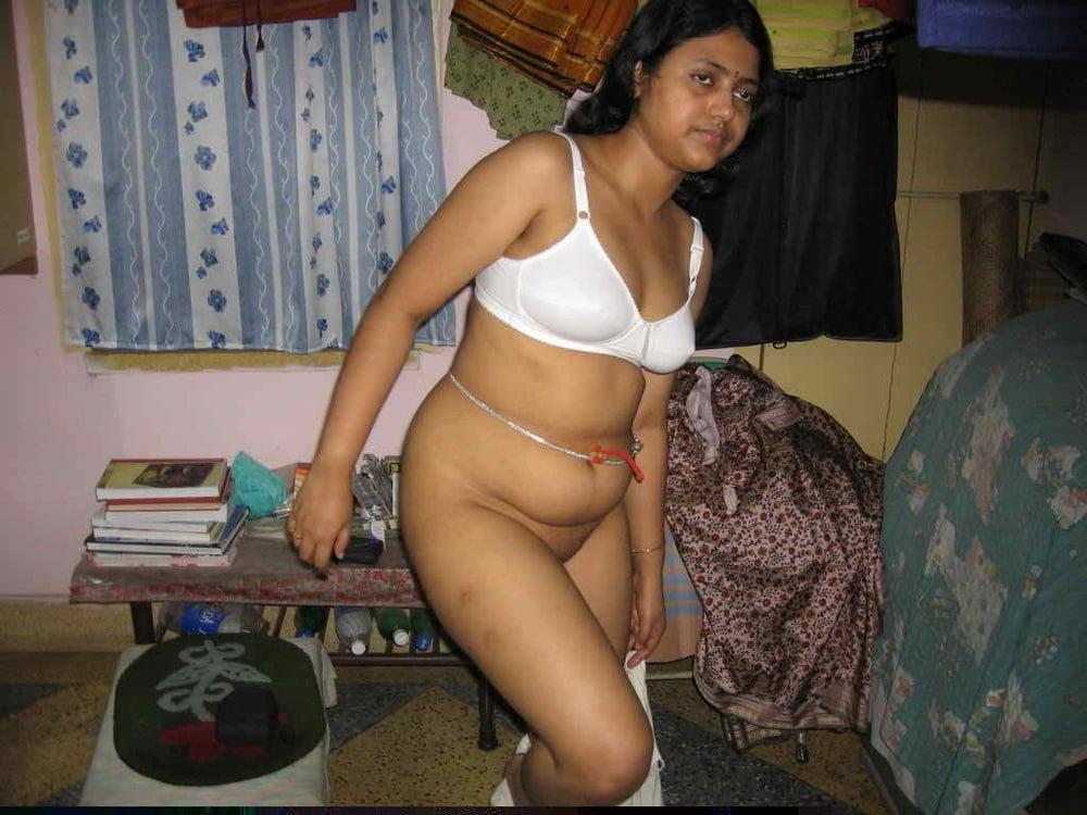 20P Indian nude collection