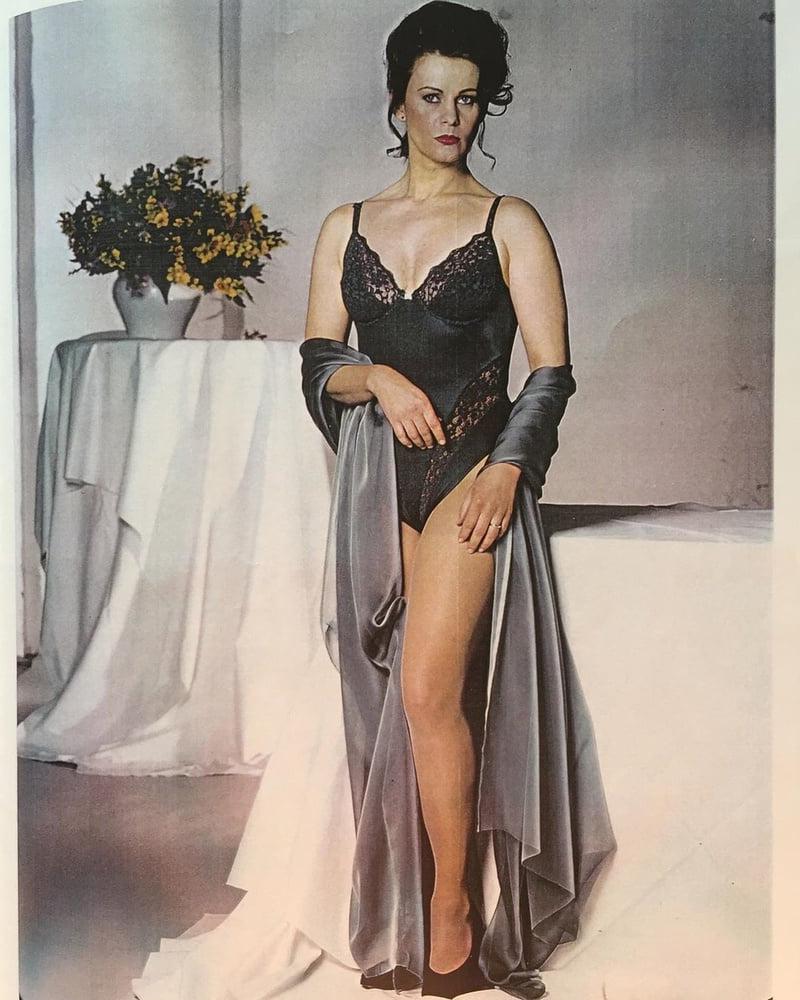 25P German Mature Actress Petra Blossey
