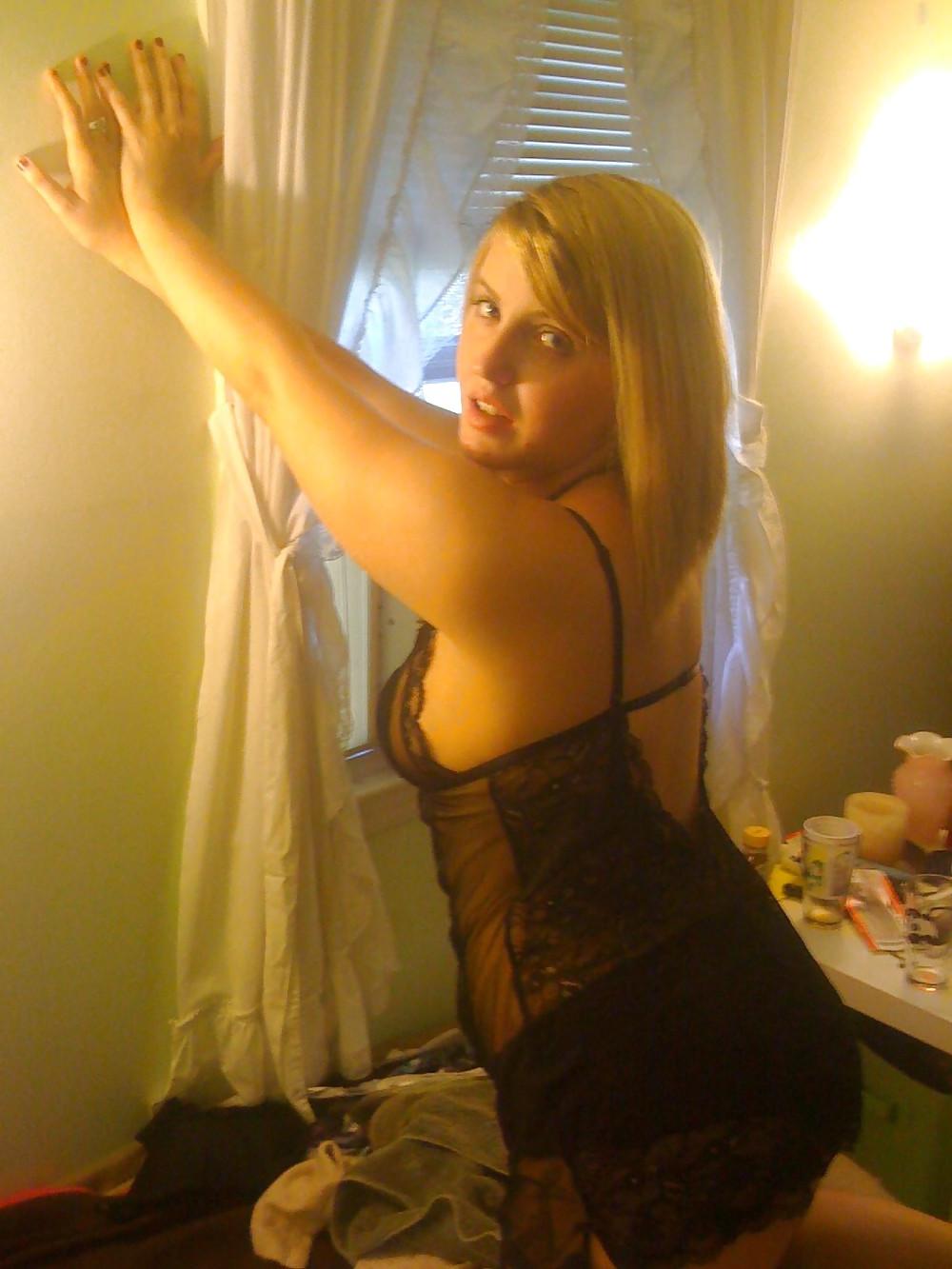 25P Perky Chest Blonde