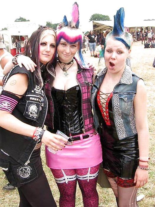 25P Punk Emo Tattoo Pierced Women 2