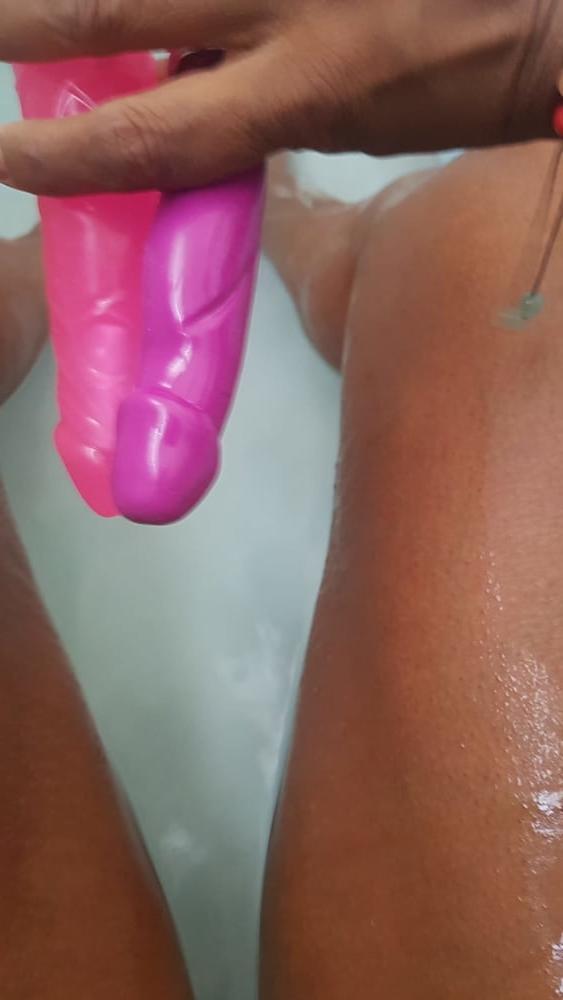 6P 2 godes dans ma chatte....