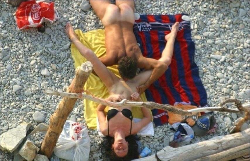 25P caught having sex outside  or just pure exhibitionists