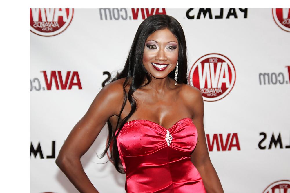 8P Diamond Jackson – Ebenholzgöttin bei den AVN Awards