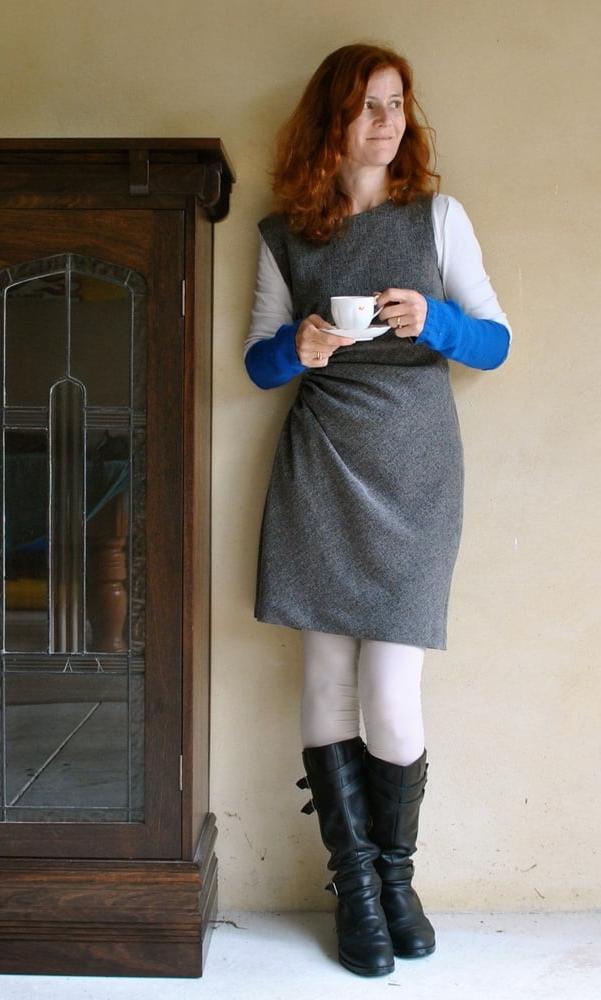 15P Pantyhosed 40-Somerthing Redhead Wife