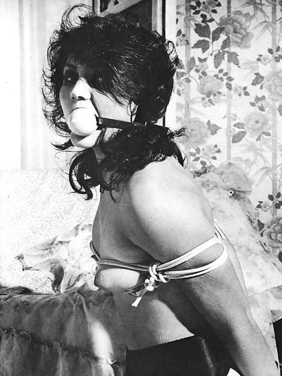 20P Vintage Bondage Babe in Stockings