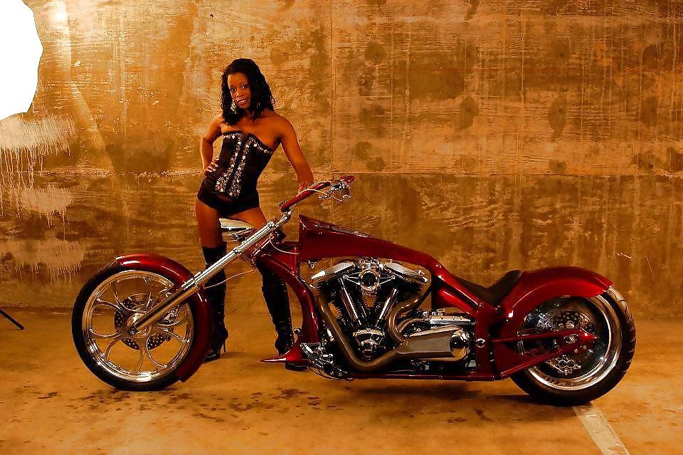 21P More Hot Biker Babes