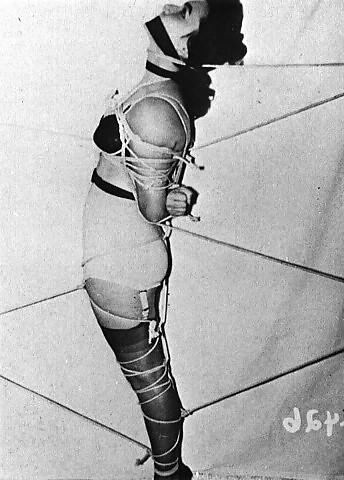 8P Bondage Vintage