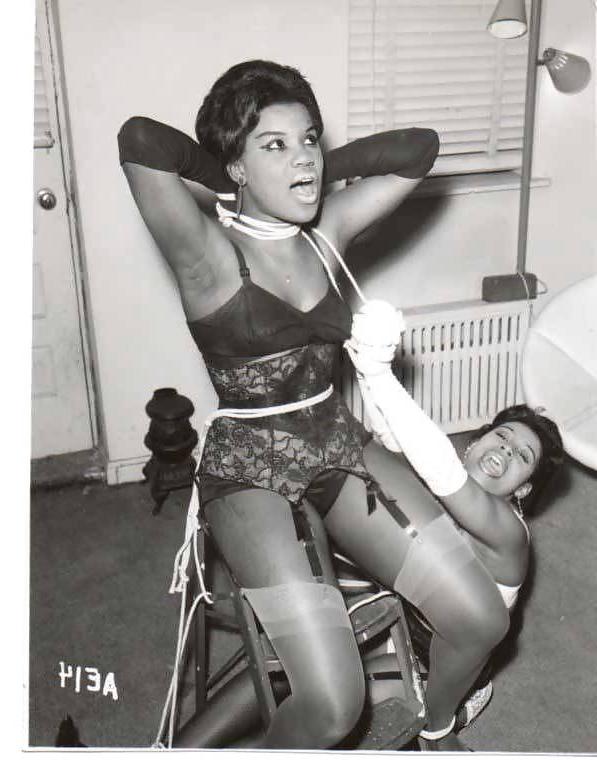 8P Bondage Vintage