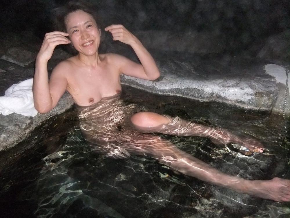 25P Japanese wife Shizuko outdoor bathing #003