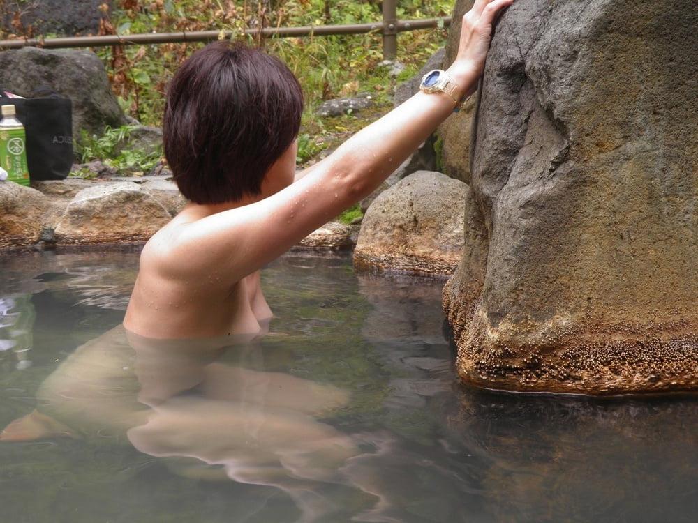 25P Japanese wife Shizuko outdoor bathing #003