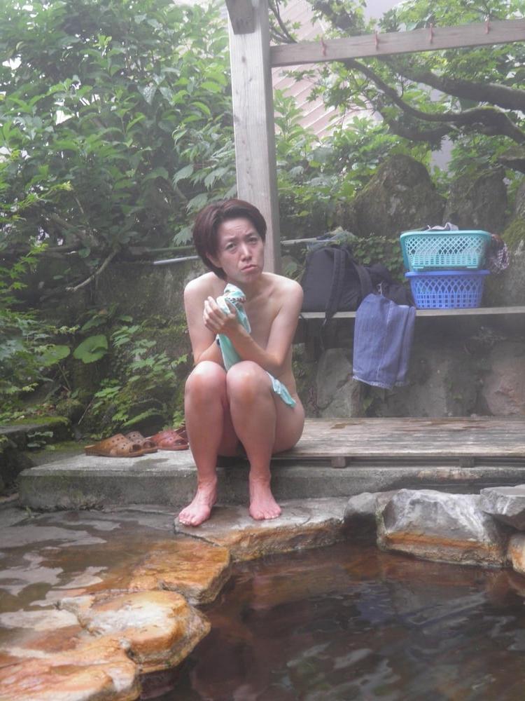 25P Japanese wife Shizuko outdoor bathing #003