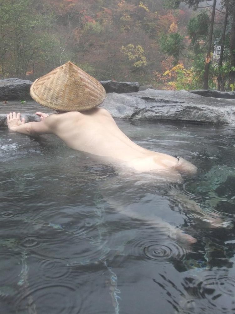 25P Japanese wife Shizuko outdoor bathing #003