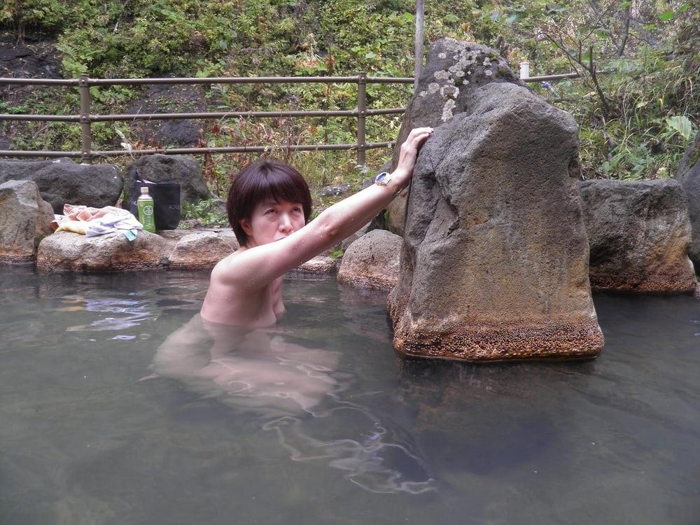 25P Japanese wife Shizuko outdoor bathing #003