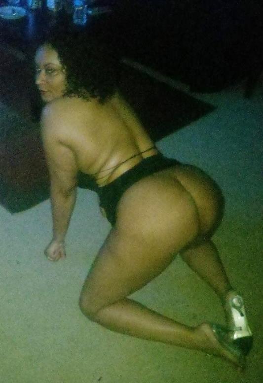 10P Freaky Lightskin Milf
