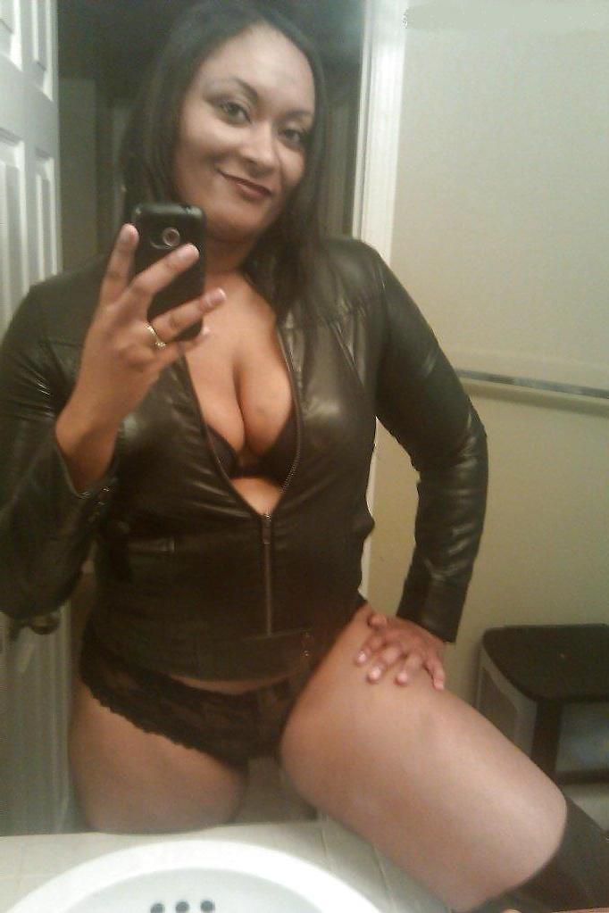 10P Freaky Lightskin Milf