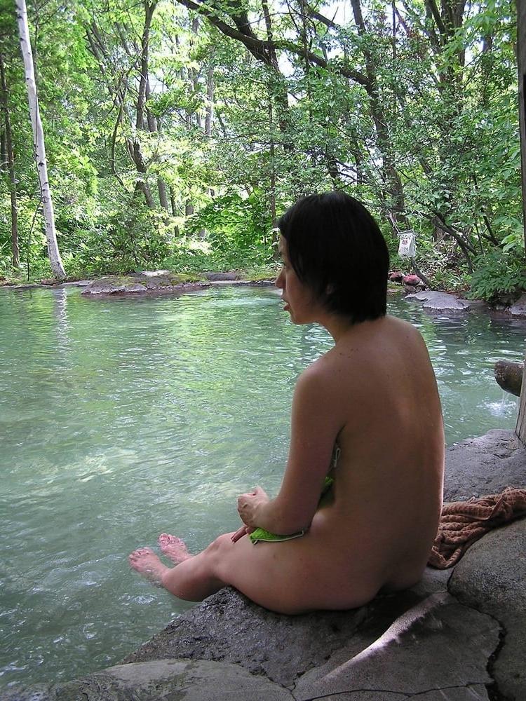 25P Japanese wife Shizuko outdoor bathing #001