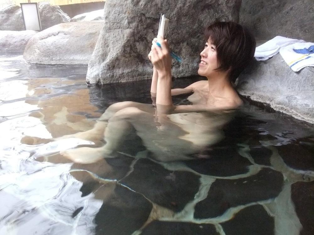 25P Japanese wife Shizuko outdoor bathing #001
