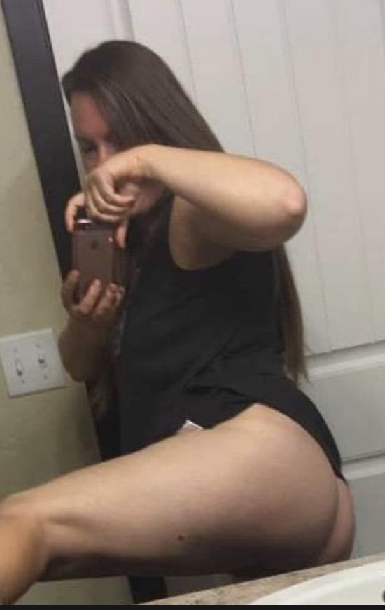 18P Nude Wife