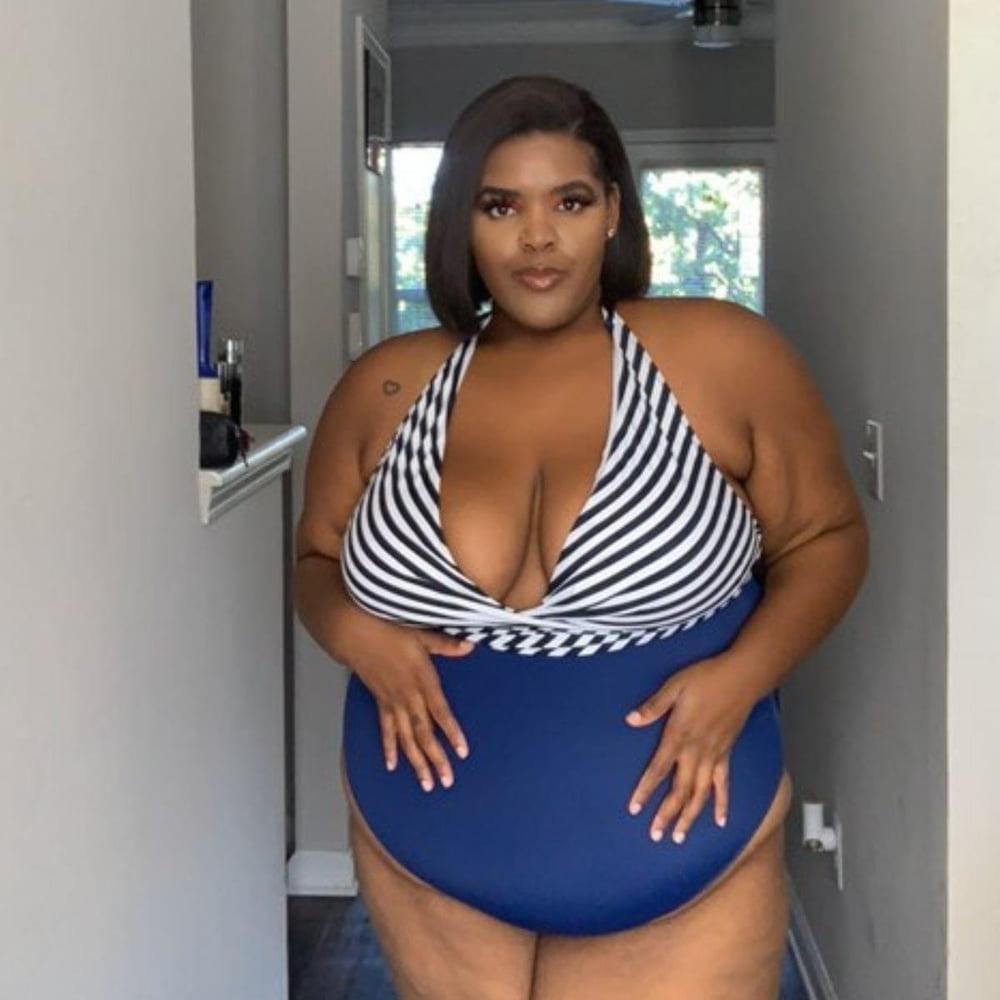 17P BBW Baddies 22