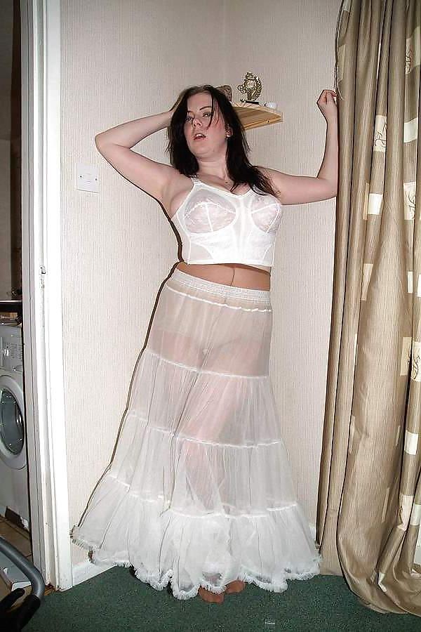 16P The Victorian Maid - 2