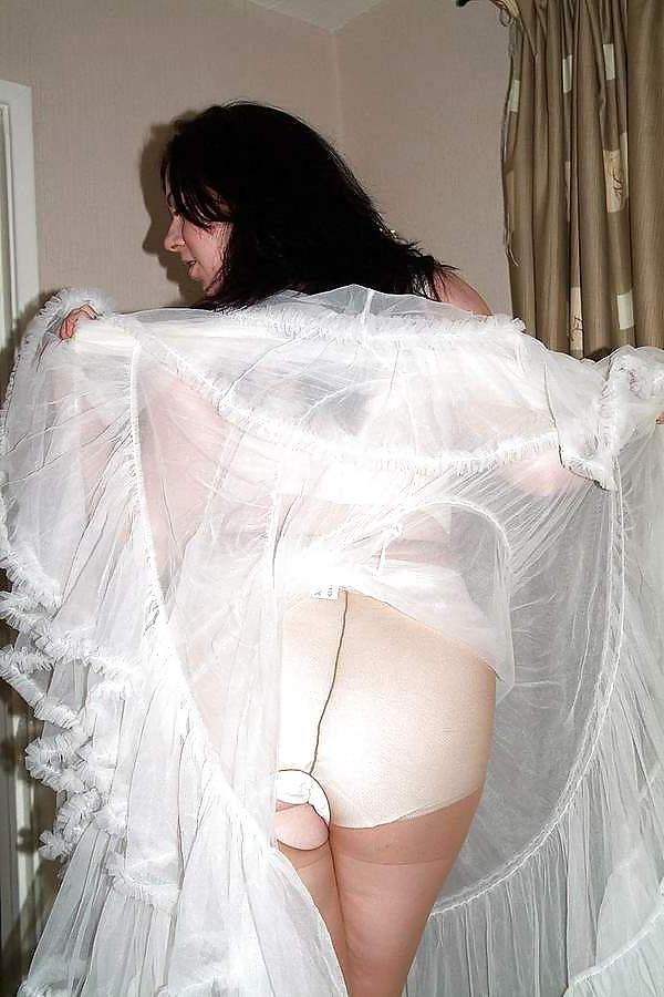 16P The Victorian Maid - 2