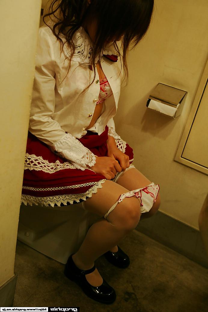 25P Rie Azuma - Maid