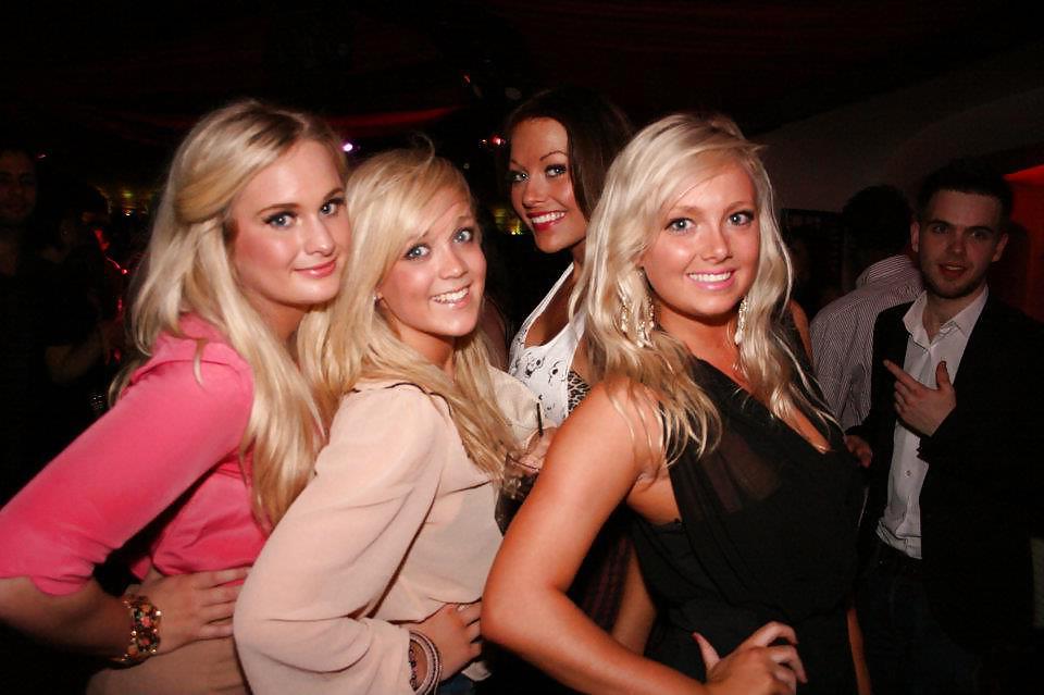 25P Hot babes 25
