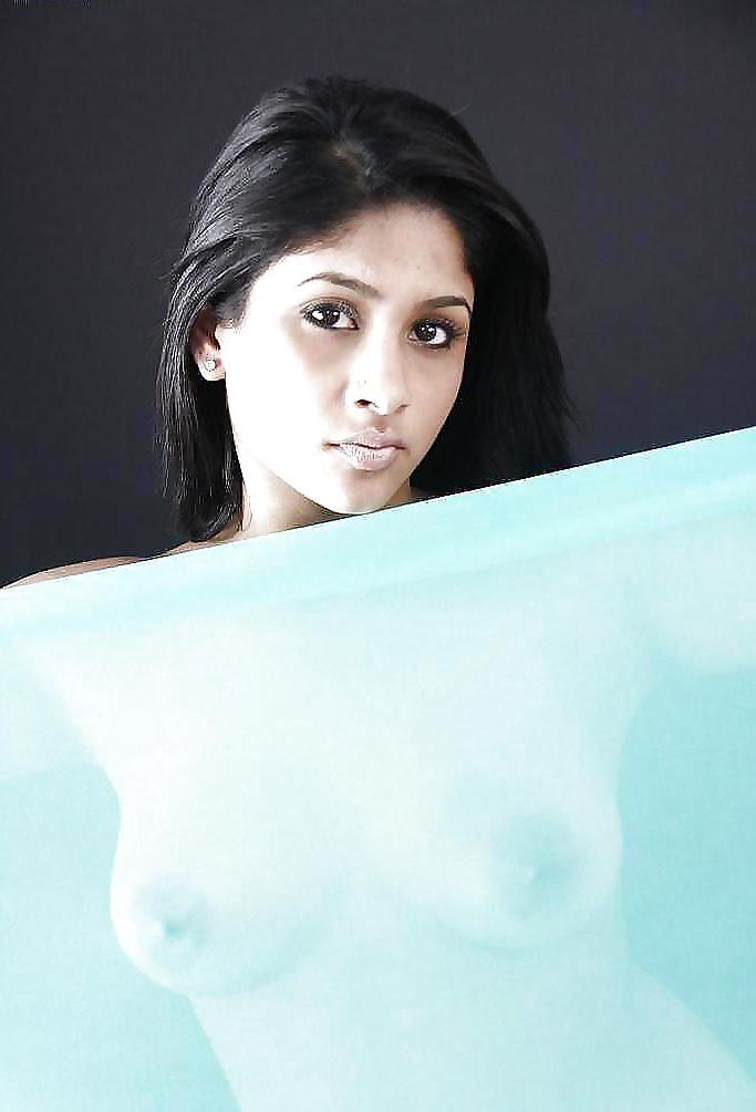 25P Hottest  Indian & Pakistani  chicks